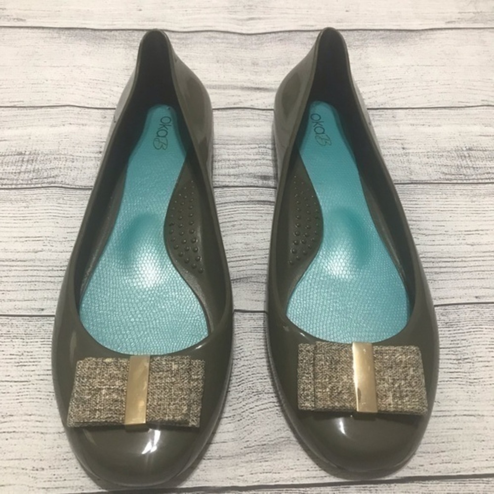Oka B NWOT Jelly Flats Green 9
